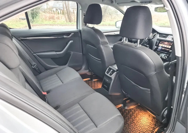 Skoda Octavia cena 47900 przebieg: 242000, rok produkcji 2017 z Krotoszyn małe 254